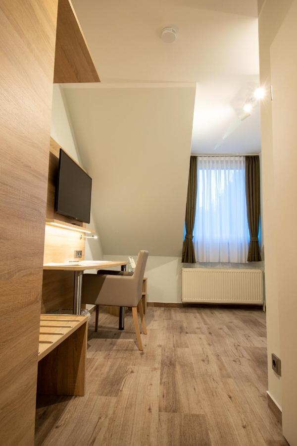 Hotel Fallersleber Spieker Волфсбург Екстериор снимка