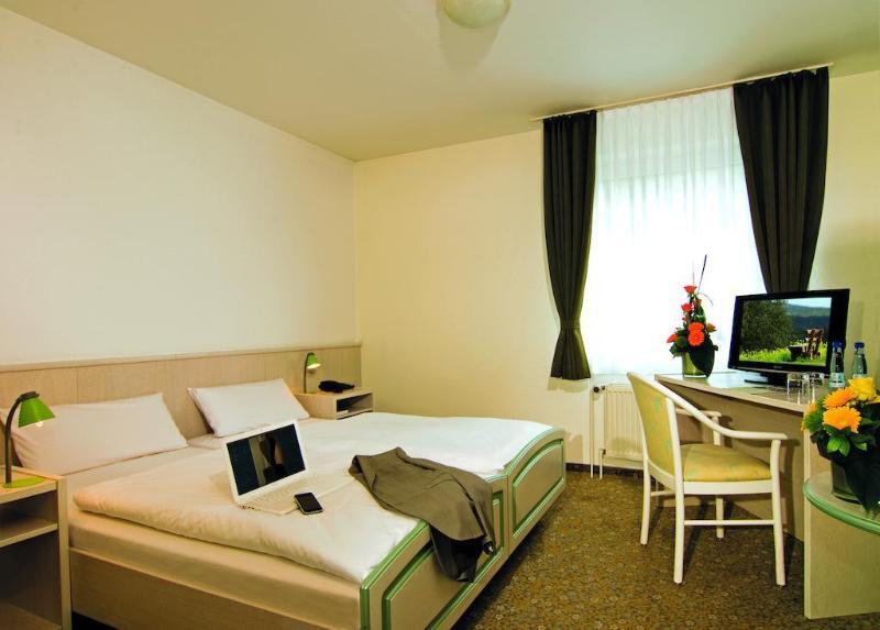 Hotel Fallersleber Spieker Волфсбург Екстериор снимка